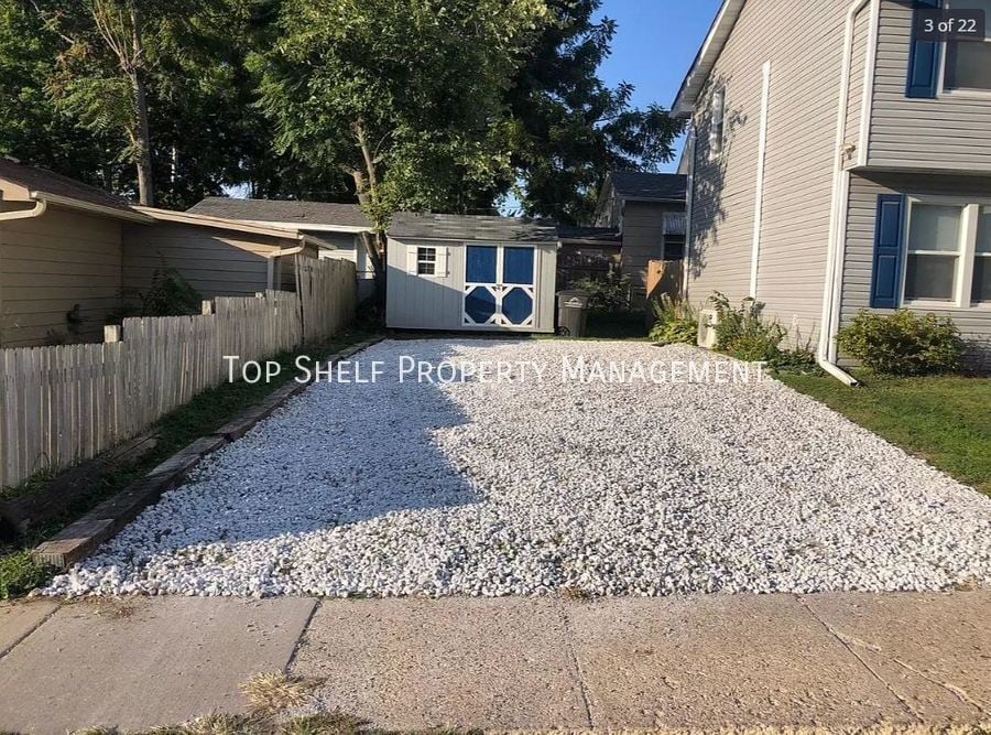 Primary Photo - 844 Walker St