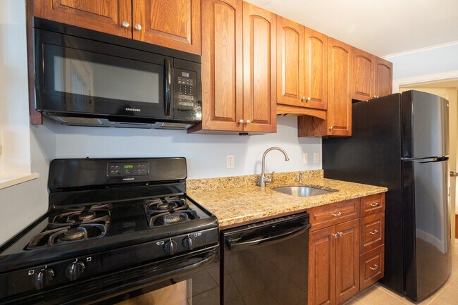Foto del edificio - 8518 Water Oak Rd