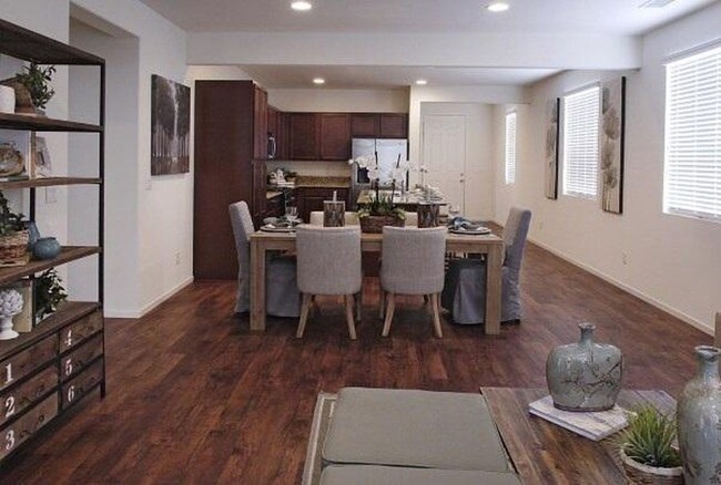 Foto del edificio - The Portola - Large 4 Bedroom, 2.5 Bath Si...