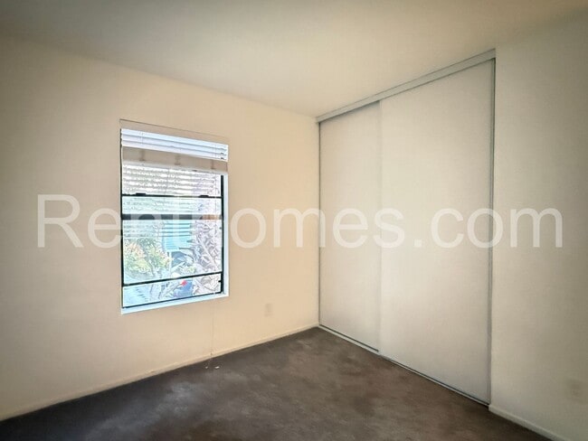 Foto del edificio - 9352 Twin Trails Dr