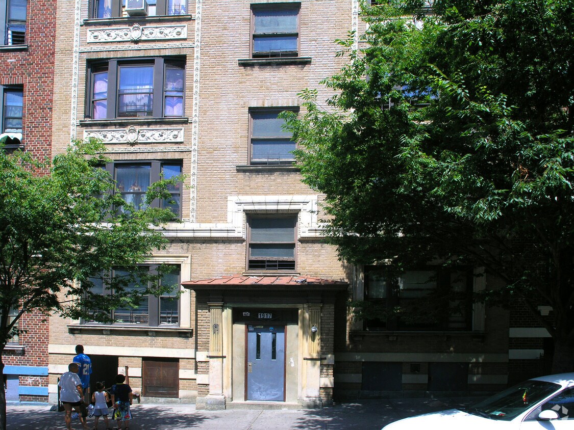 Foto del edificio - 1917 Andrews Ave