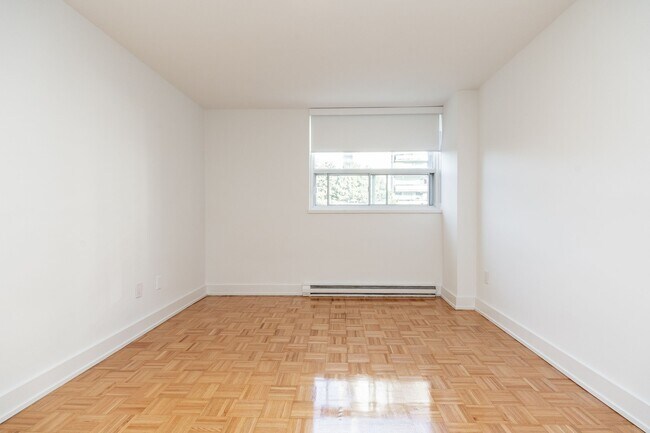 Building Photo - 265 Dixon Road