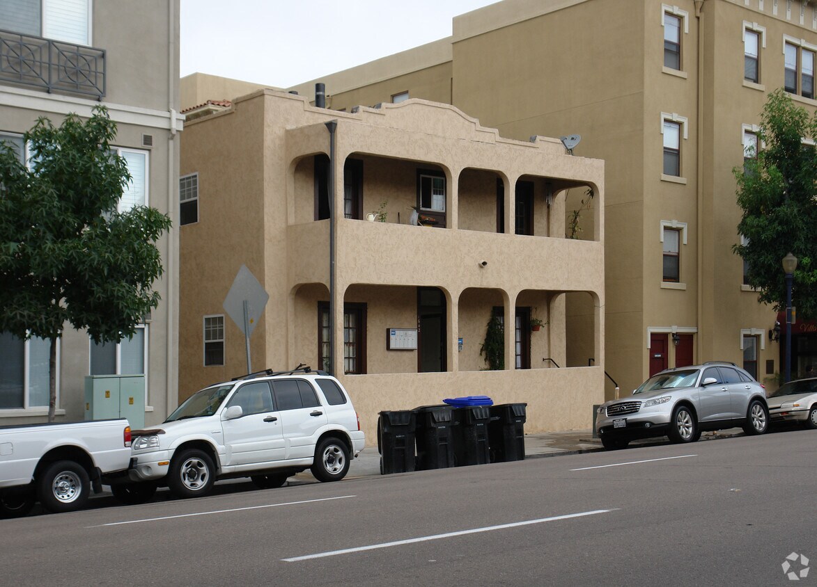 Building Photo - 1642 Columbia St