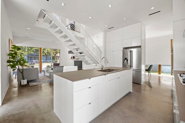 Foto del edificio - 2223 Annex Ave