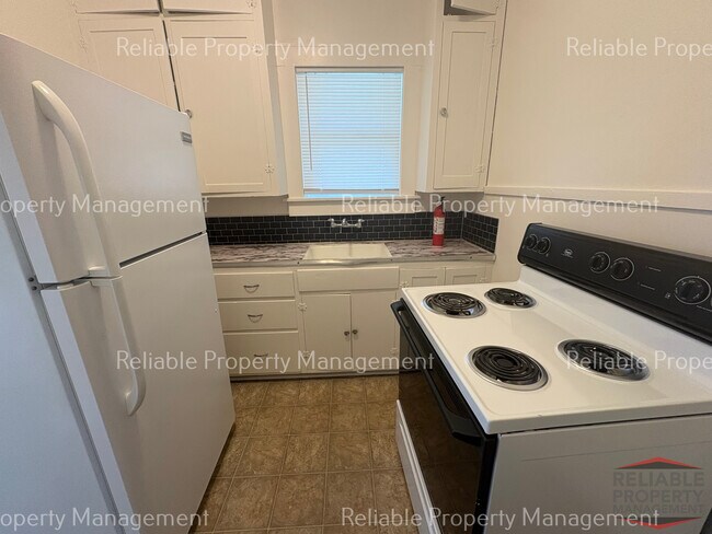 Foto del edificio - 124 N Corner St