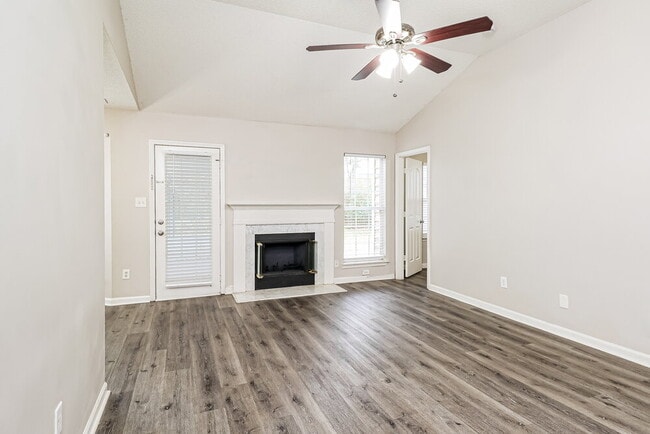 Building Photo - 11518 Larix Dr