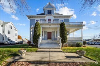 Building Photo - 1536 Cranston St