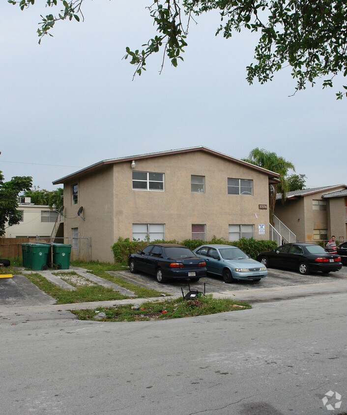 Foto del edificio - 3681-3701 SW 60th Ave