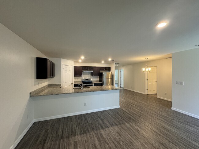 Foto del edificio - 26533 Sandhill Blvd