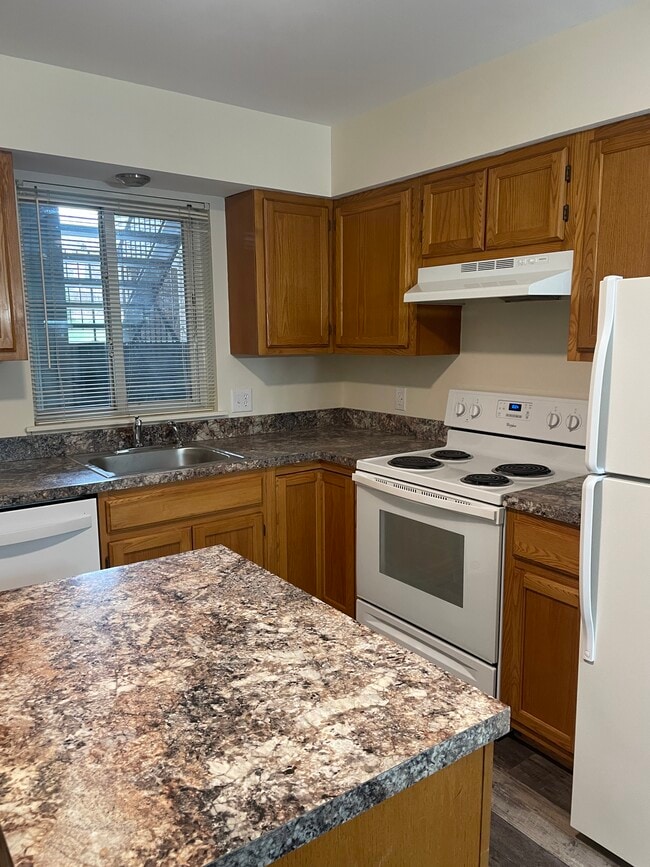 Foto del edificio - Hickory Hills Apartments