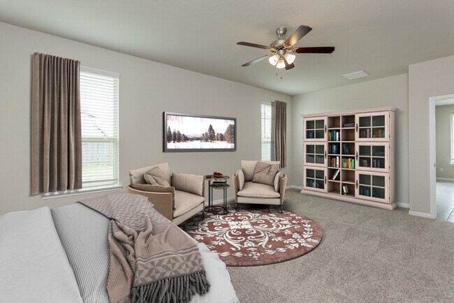 Building Photo - Spacious home for lease.