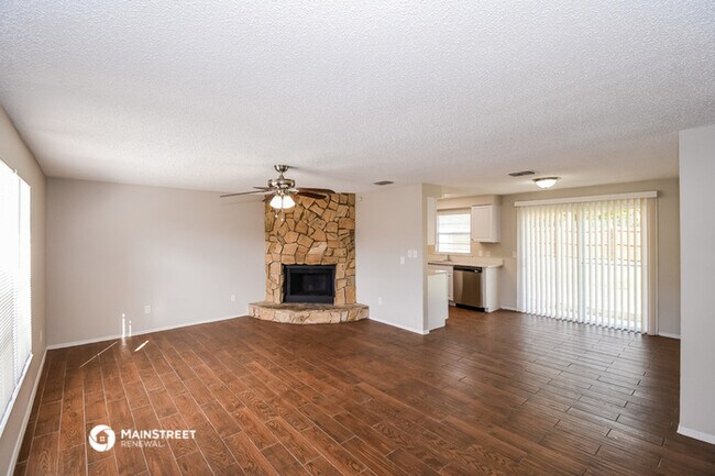 Foto del edificio - 2654 Pinewood Blvd E