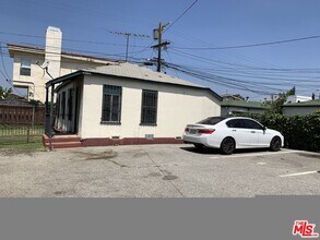 Building Photo - 2209 Ridgeley Dr