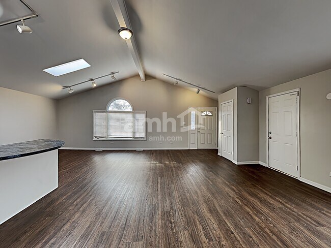 Foto del edificio - 121 Valleywood Dr