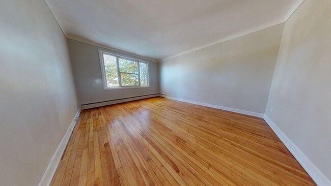 Interior Photo - 362 McArthur & 388-390 Irwin Miller