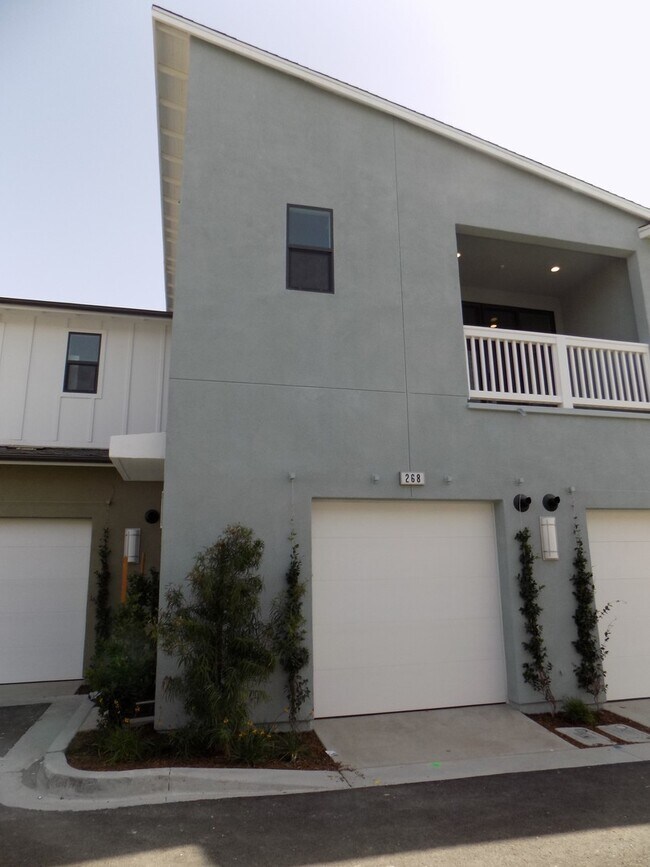 Foto del edificio - Beautiful 1 Bedroom 1 Bath Condo in Ranch ...