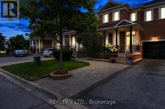 Building Photo - 62 Fairlane Crescent