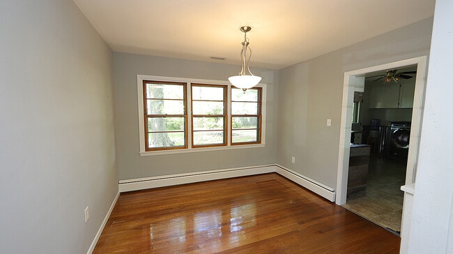 Building Photo - 313 Loop Rd