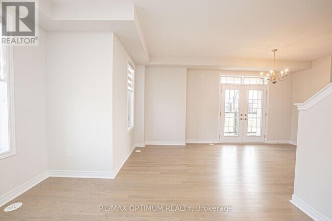 Building Photo - 70 Keyworth Cres