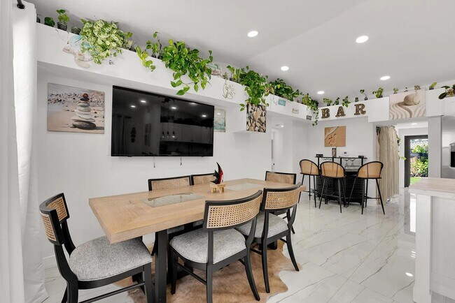 Foto del edificio - 1433 NE 53rd Ct
