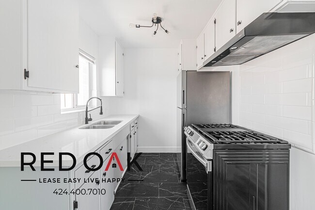 Building Photo - 8514 Sherwood Dr