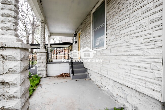 Foto del edificio - 1322 Yecker Ave