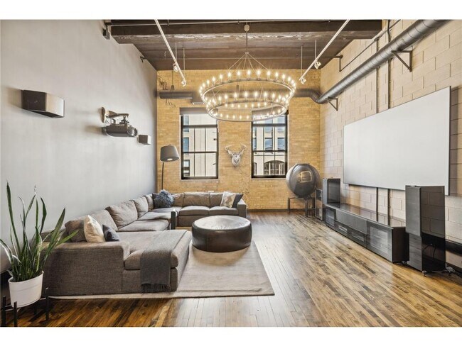 Building Photo - 801 N Washington Ave