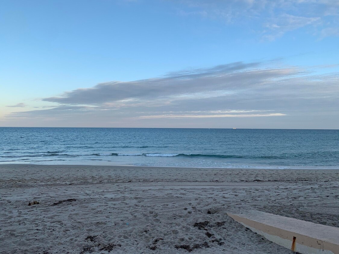 Foto principal - 3500 S Ocean Blvd