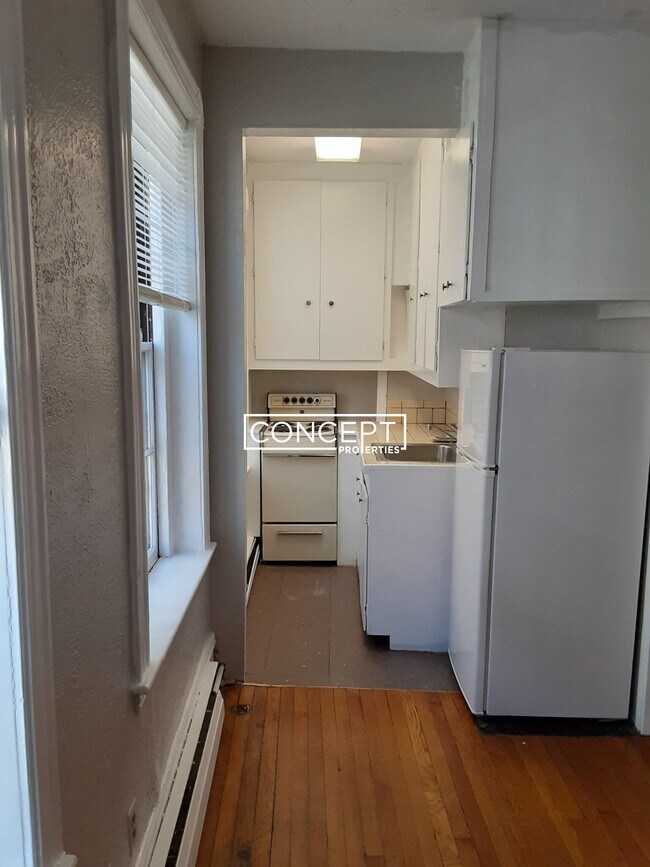 Building Photo - 41 Anderson St