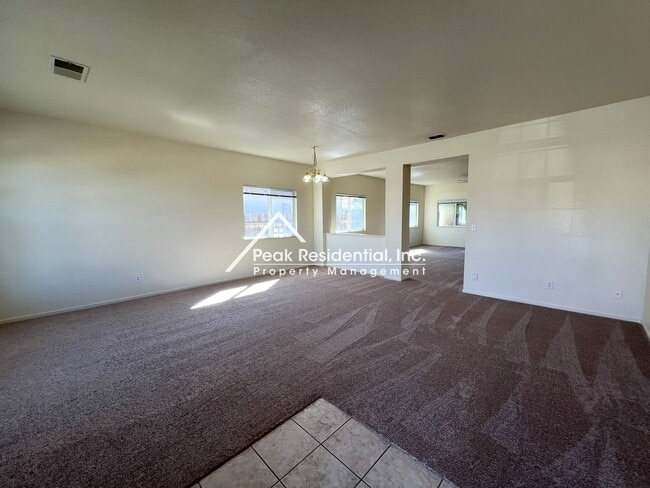 Building Photo - Very Nice 3bd/2ba Sacramento House