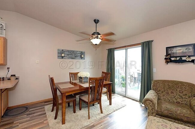 Foto del edificio - 2565 Amber Valley Ct