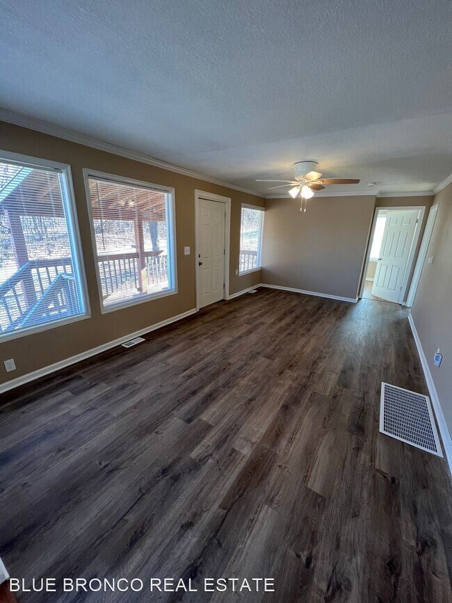 Building Photo - 3 br, 1 bath House - 4610 Pittman Rd