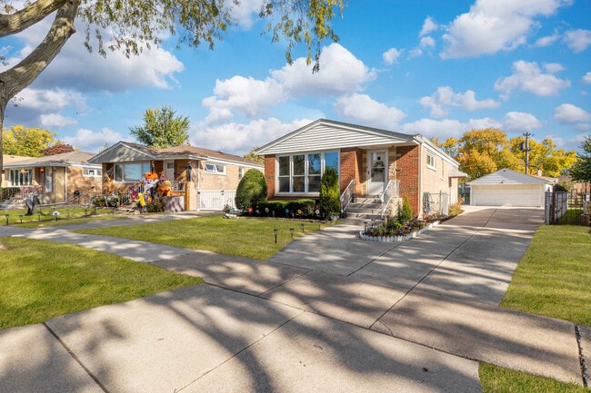 Building Photo - 4856 Wick Dr