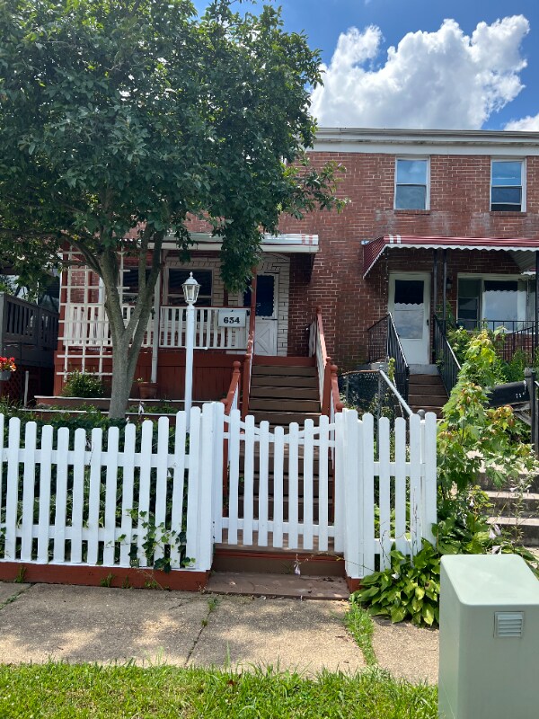 Foto del edificio - 634 Mansfield Rd