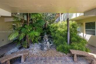 Building Photo - 2025 Miami Rd