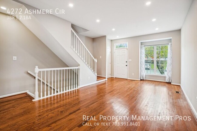 Building Photo - Qualify for a zero deposit? Minutes to I95