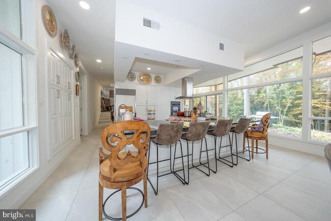 Building Photo - 39 Fairview Rd