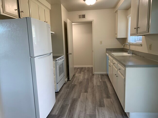 Foto del edificio - 1319 Essex Way