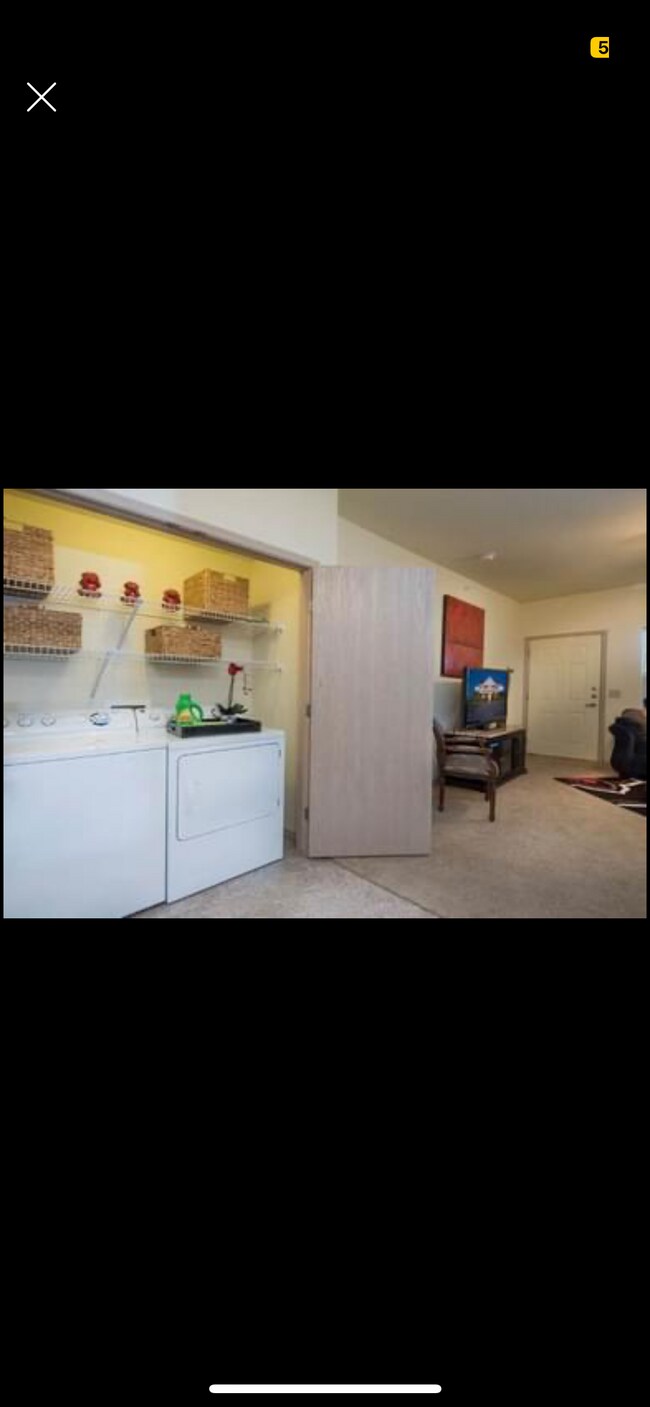 Foto del edificio - 3713 24th Ave SE