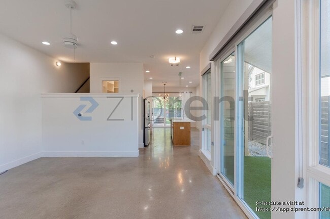 Foto del edificio - 3133 Govalle Ave