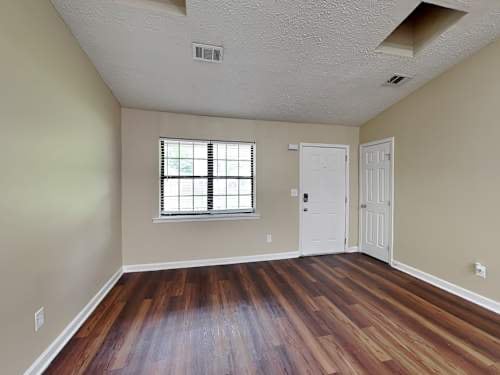 Building Photo - 1806 Oriole Trail