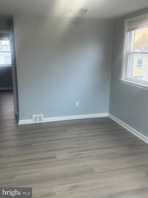 Foto del edificio - 7124 Clinton Rd