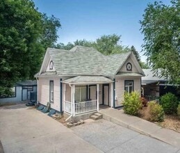 Building Photo - 936 E Center St