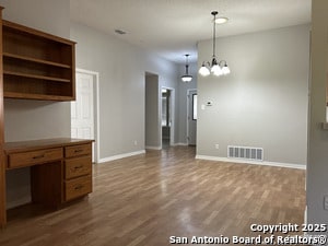 Building Photo - 1658 Lantana Cir