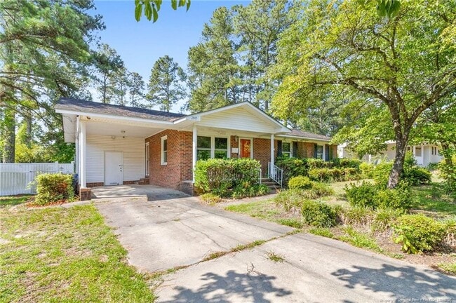 Foto del edificio - 2815 Skycrest Dr
