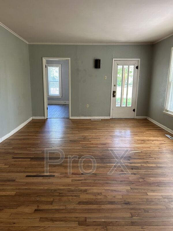 Foto del edificio - 601 E 9th St