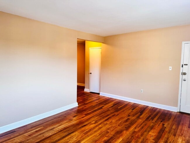 Foto del edificio - 8805 Plymouth St