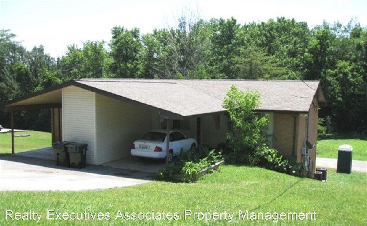 Primary Photo - 444 Cherokee Heights Dr
