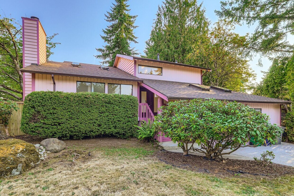 Primary Photo - Fully-Remodeled 3 Bed 2.5 Bath Kirkland Home!