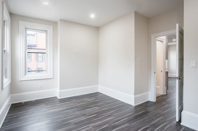Building Photo - 45 Clarendon St